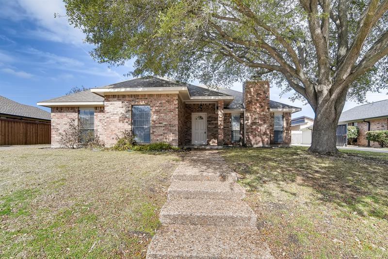 Property Photo: 1113 Sandy Creek Drive TX 75002