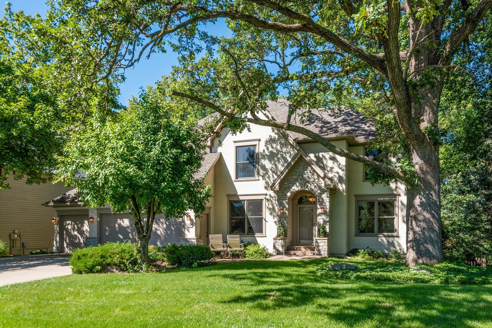 Property Photo:  2470 Bridle Creek Trail  MN 55317 