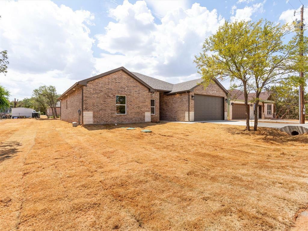 Property Photo:  2406 Forest Hill Lane  TX 76048 