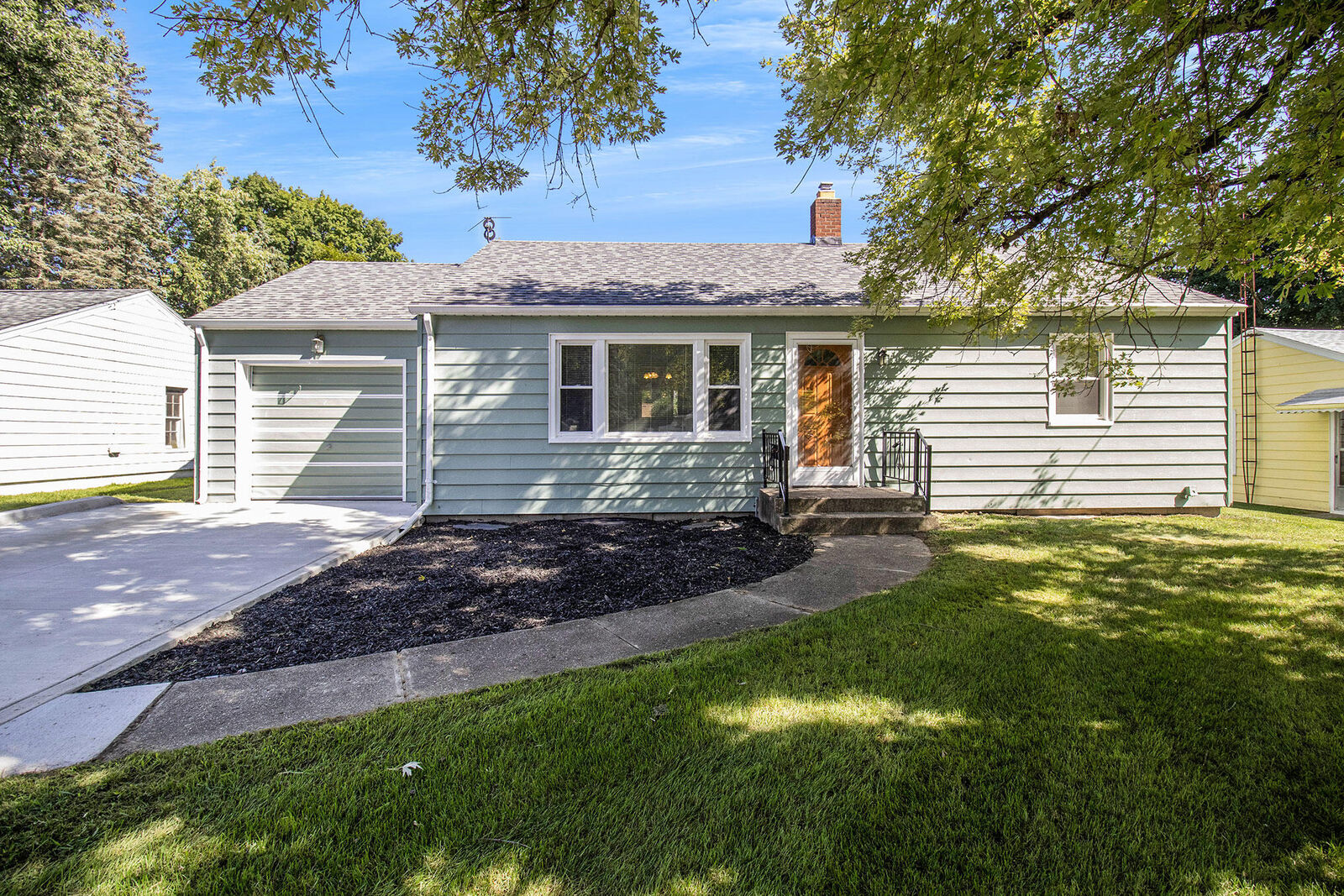 Property Photo: 412 Heyser Street MI 49203