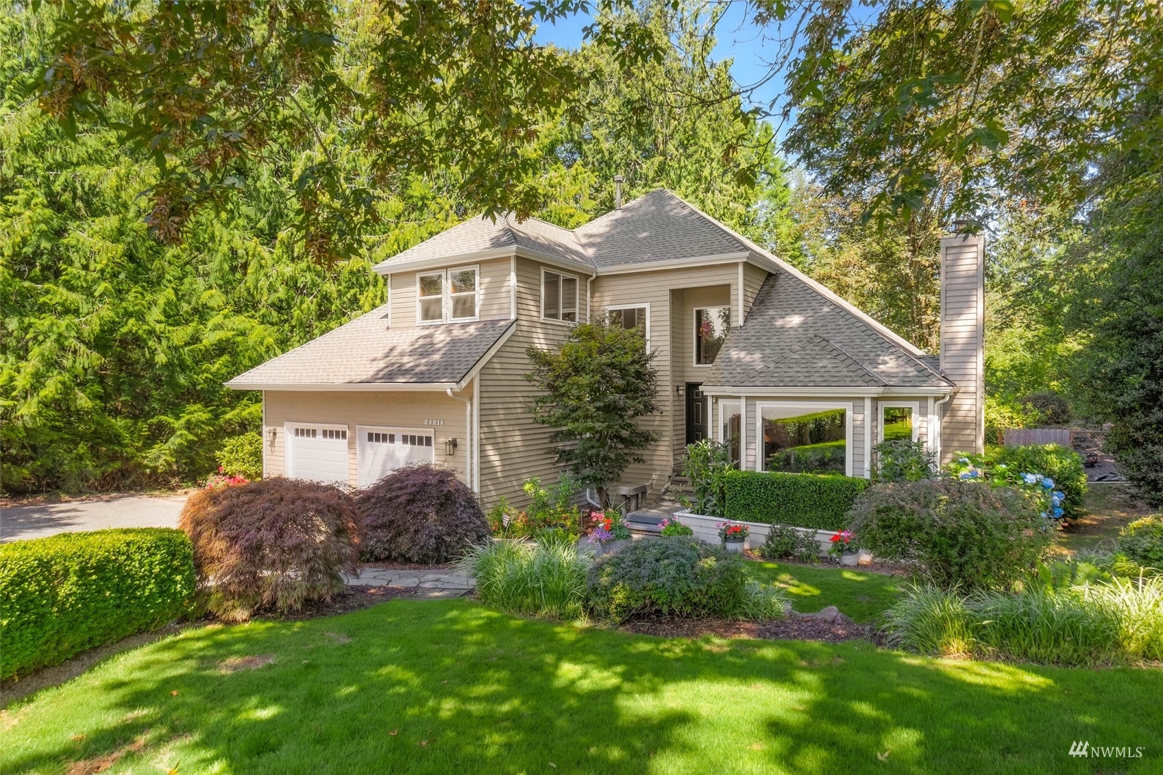 Property Photo: 24218 NE 27th Place WA 98074