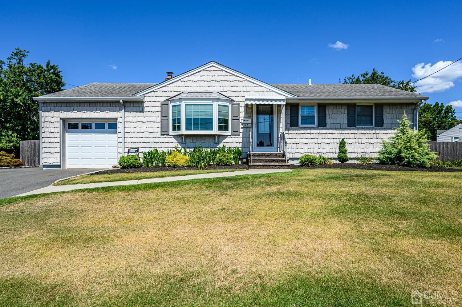 Property Photo:  133 Ivy Street  NJ 07080 