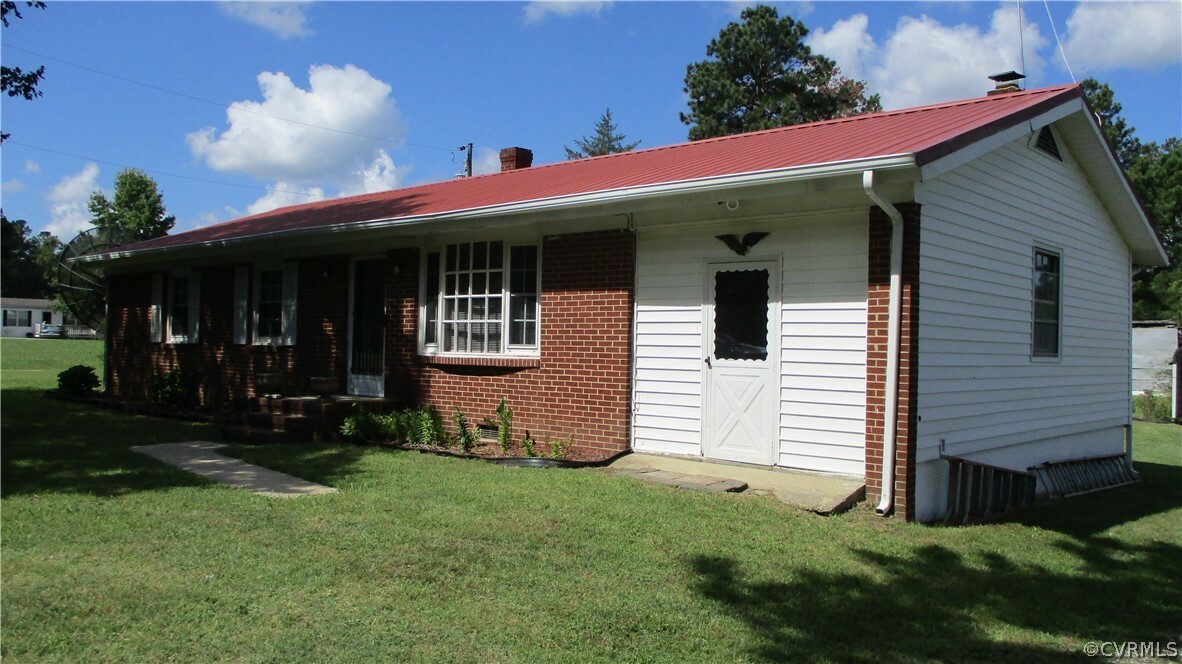 Property Photo:  1291 Country Club Road  VA 23950 