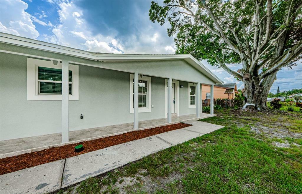 Property Photo:  8541 Gold Ridge Circle  FL 33619 