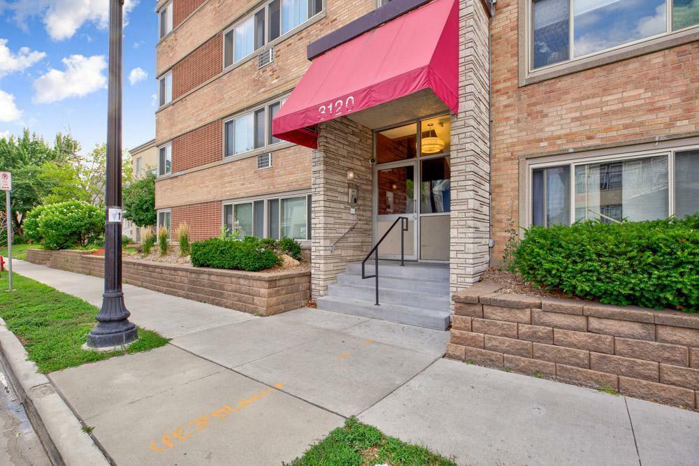 Property Photo:  3120 Hennepin Avenue 103  MN 55408 