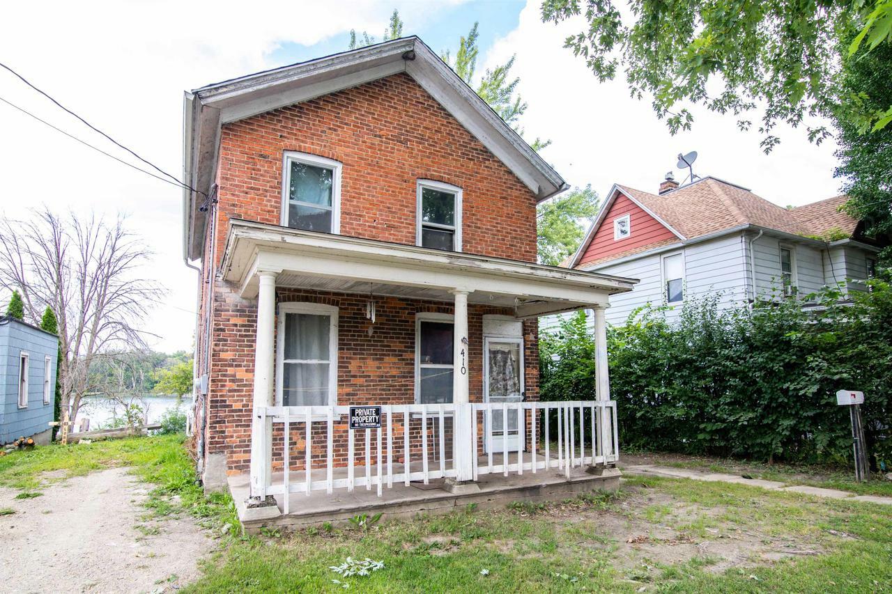 Property Photo:  410 Madison St  WI 53916 