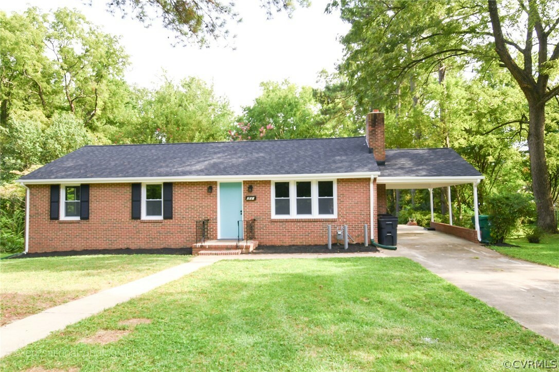 Property Photo:  201 Crestwood Drive  VA 23834 