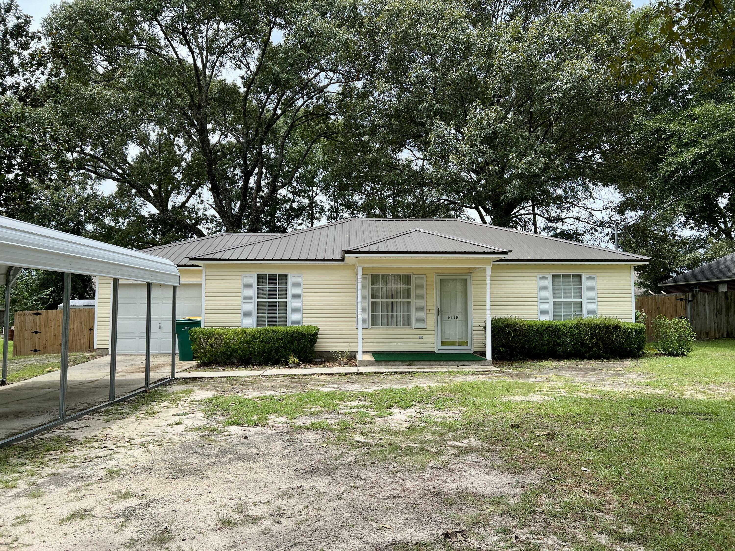 Property Photo:  6118 N Willow Lane  FL 32539 