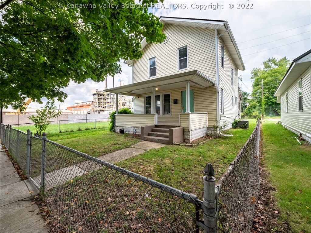 Property Photo: 17 9th Avenue WV 25303