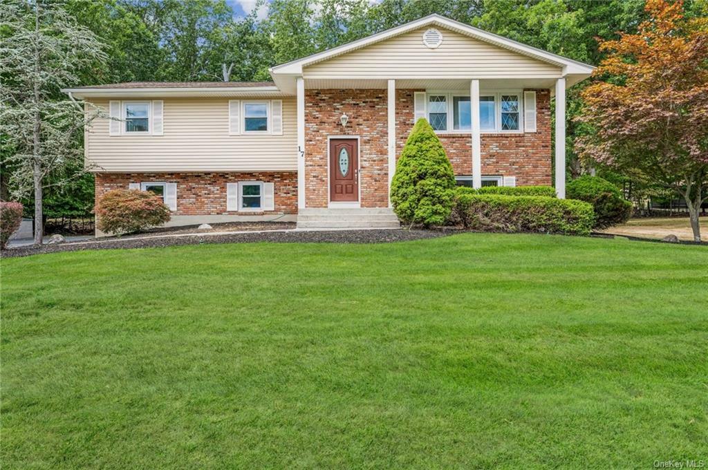 Property Photo:  17 Mohawk Lane  NY 10970 