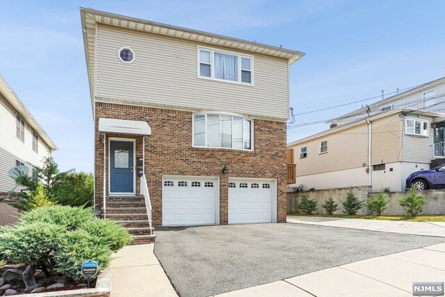 Property Photo:  252 Crystal Street  NJ 07031 