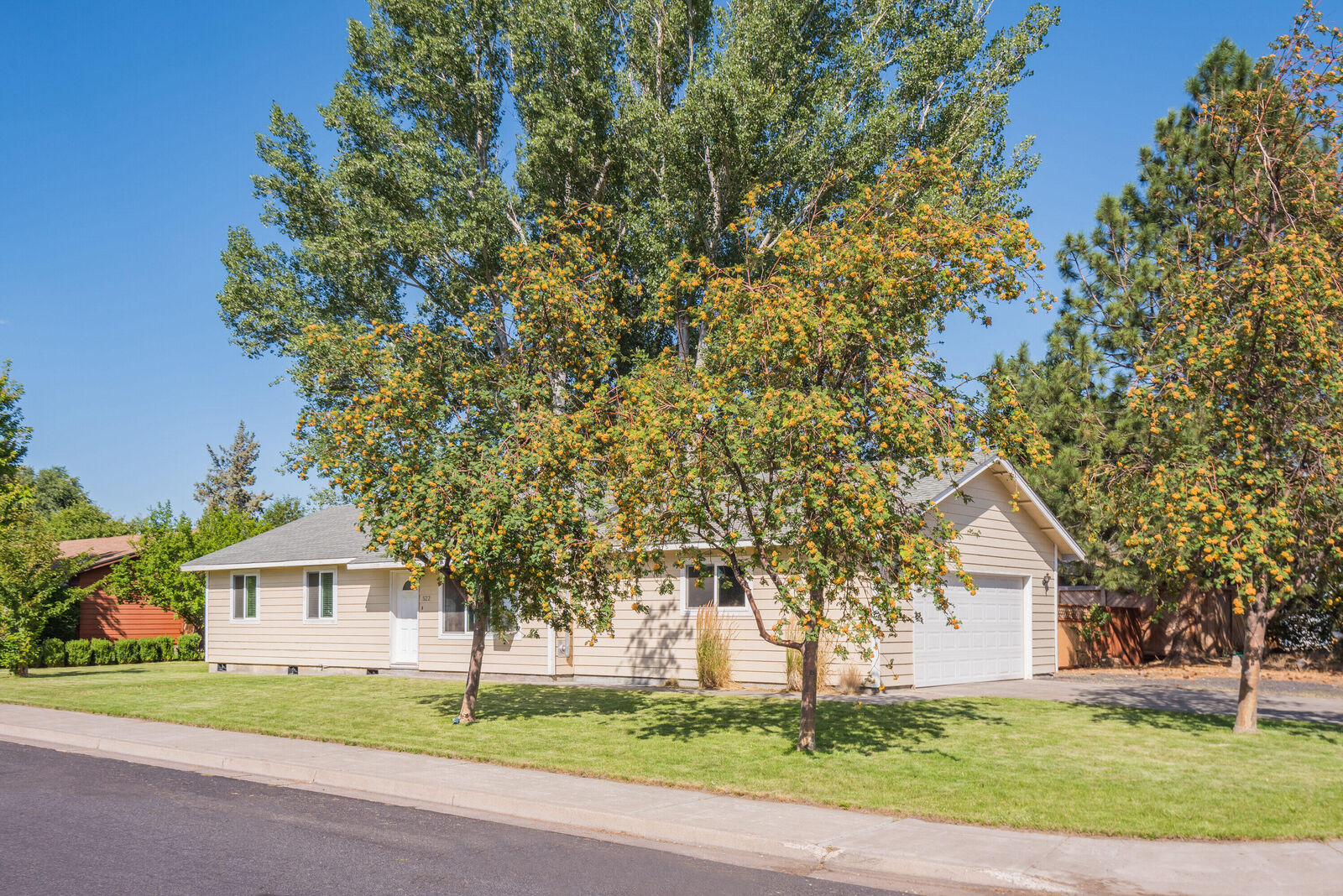 Property Photo: 522 SW 25th Street OR 97756