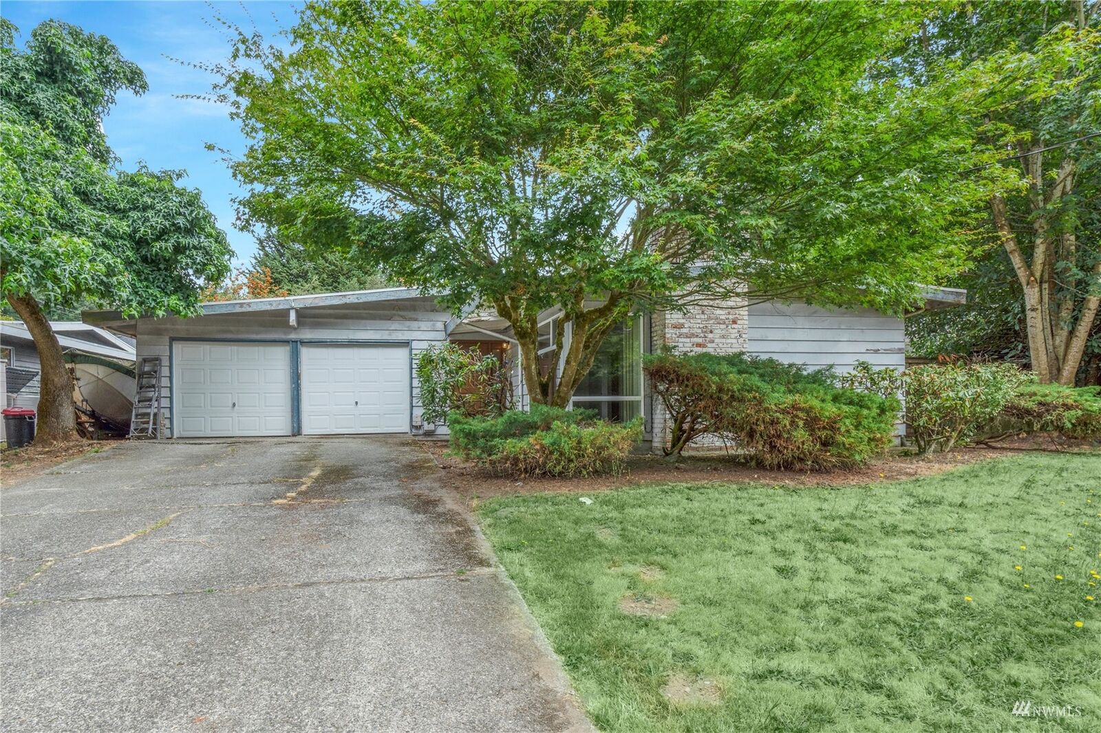 Property Photo:  326 156th Avenue NE  WA 98007 