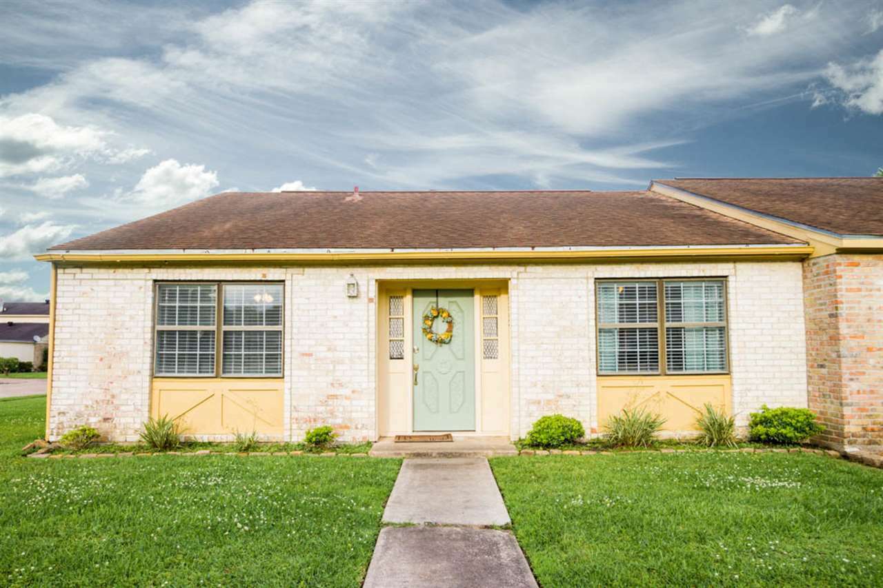 Property Photo:  5805 Meadow Way  TX 77706 