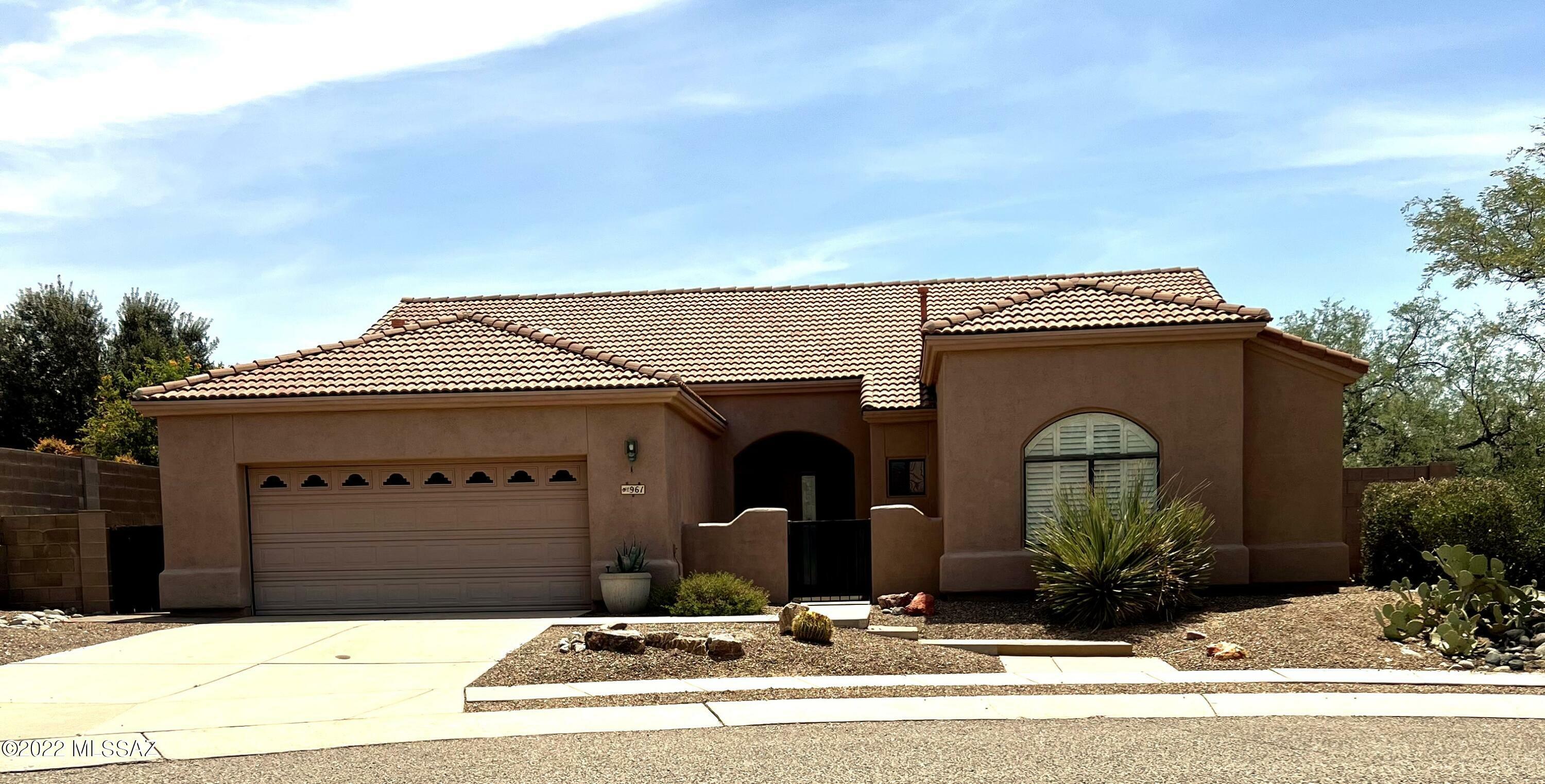 Property Photo:  961 S Kinghet Place  AZ 85748 