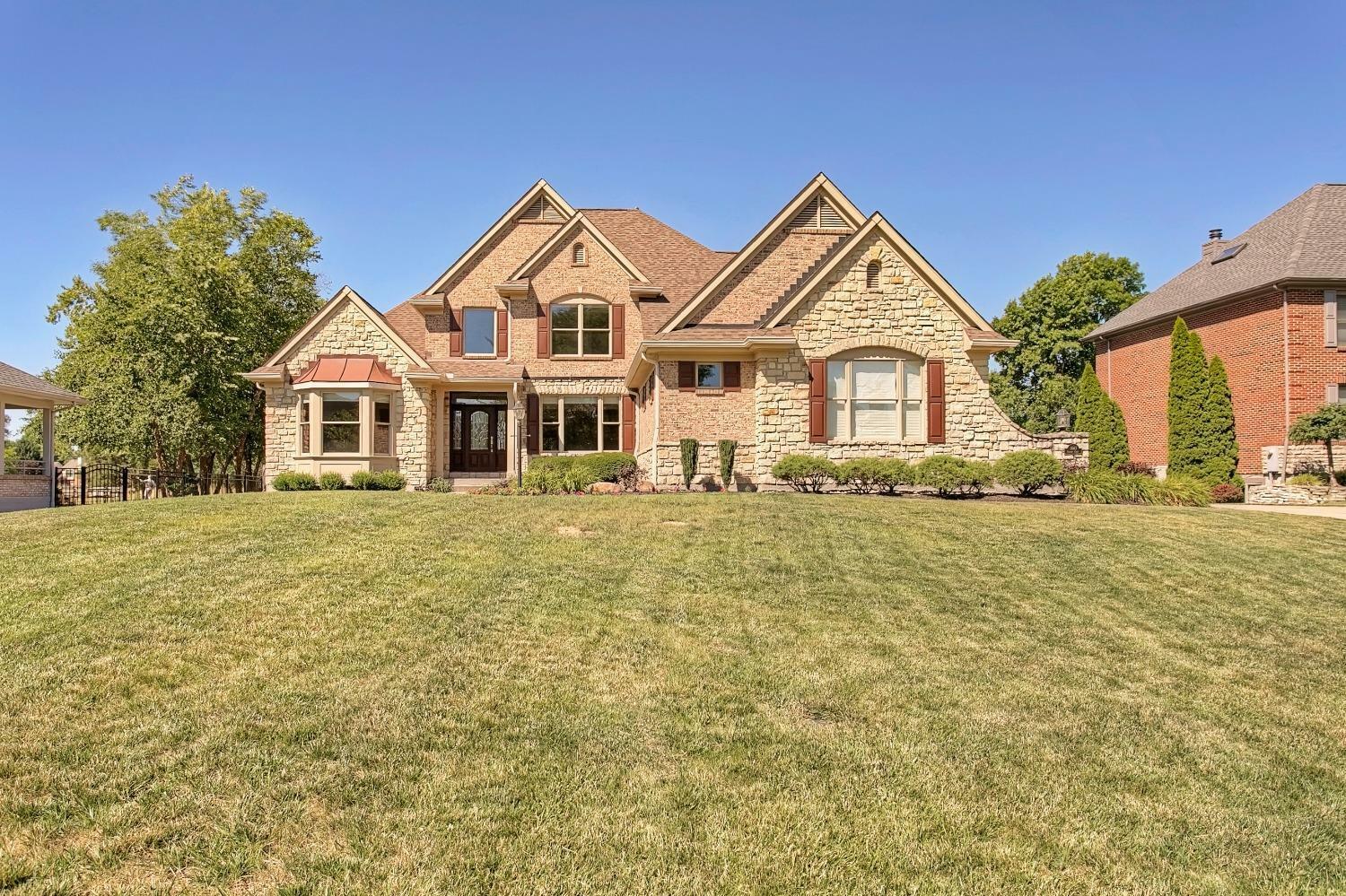 Property Photo: 1663 Fairway Crst OH 45140