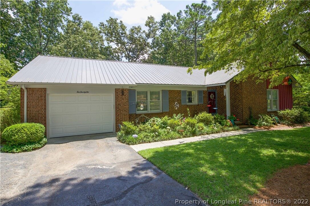 Property Photo: 1022 N Glenwood Trail NC 28387