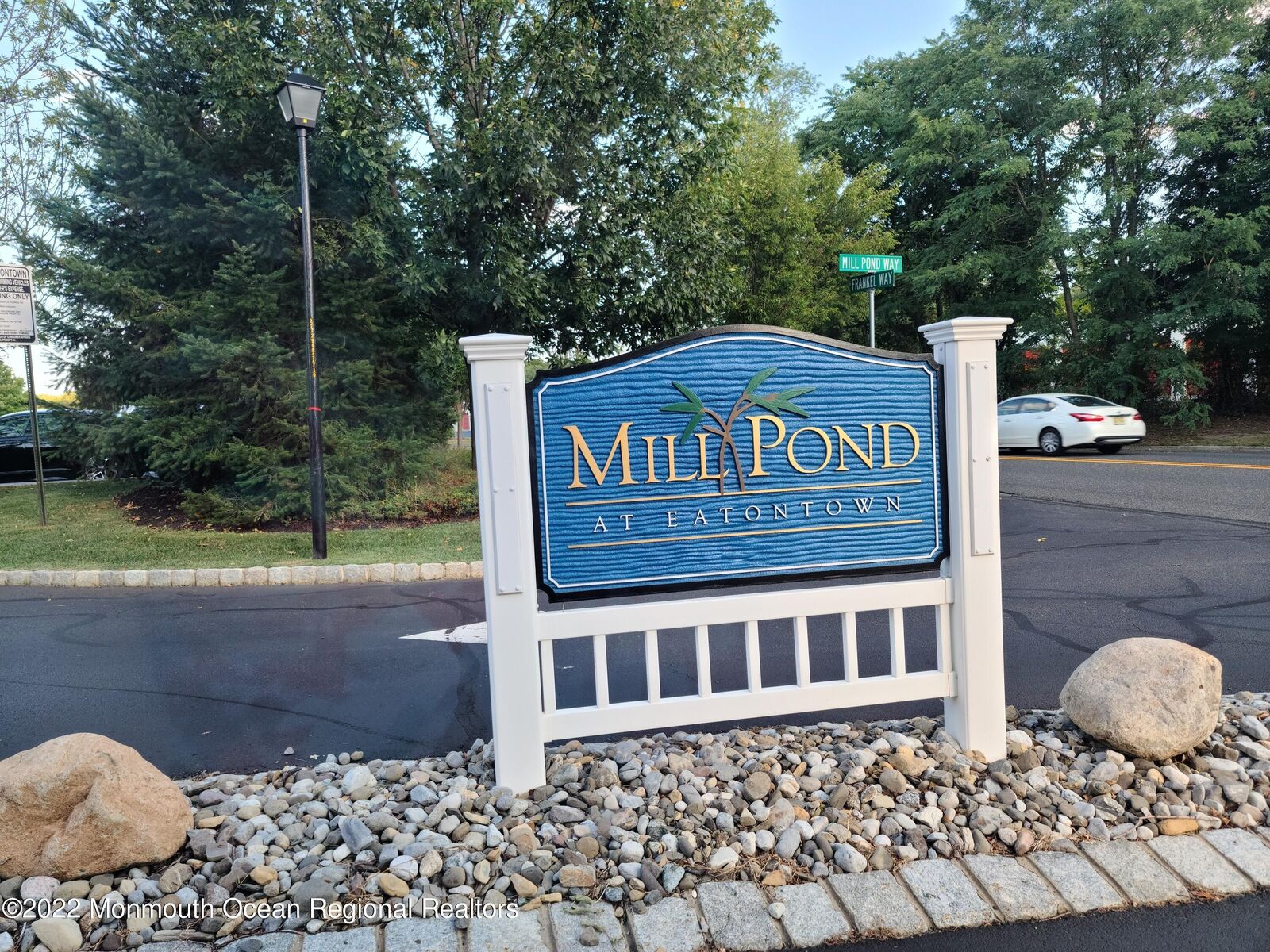 Property Photo:  211 Mill Pond Way  NJ 07724 