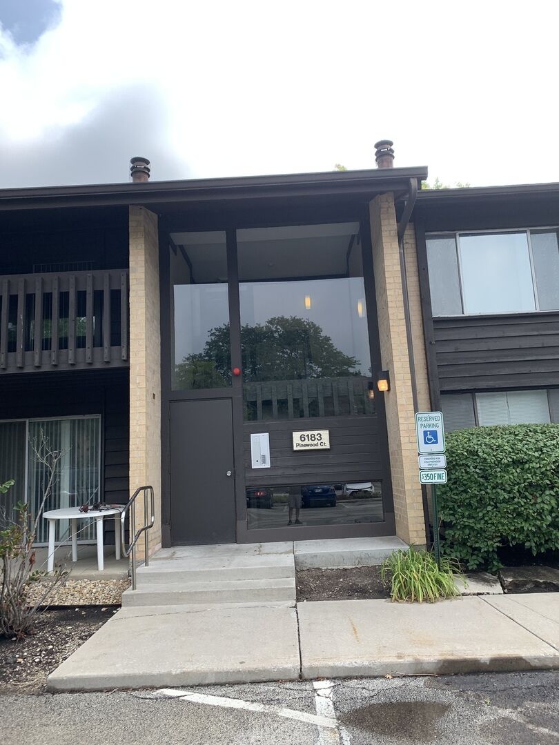 Property Photo: 6183 Pinewood Court 202 IL 60527