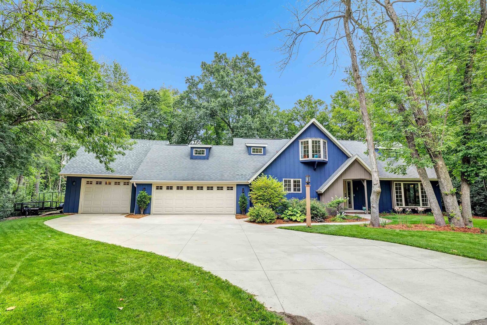 Property Photo:  W4840 Black Cherry Court  WI 54169-9741 