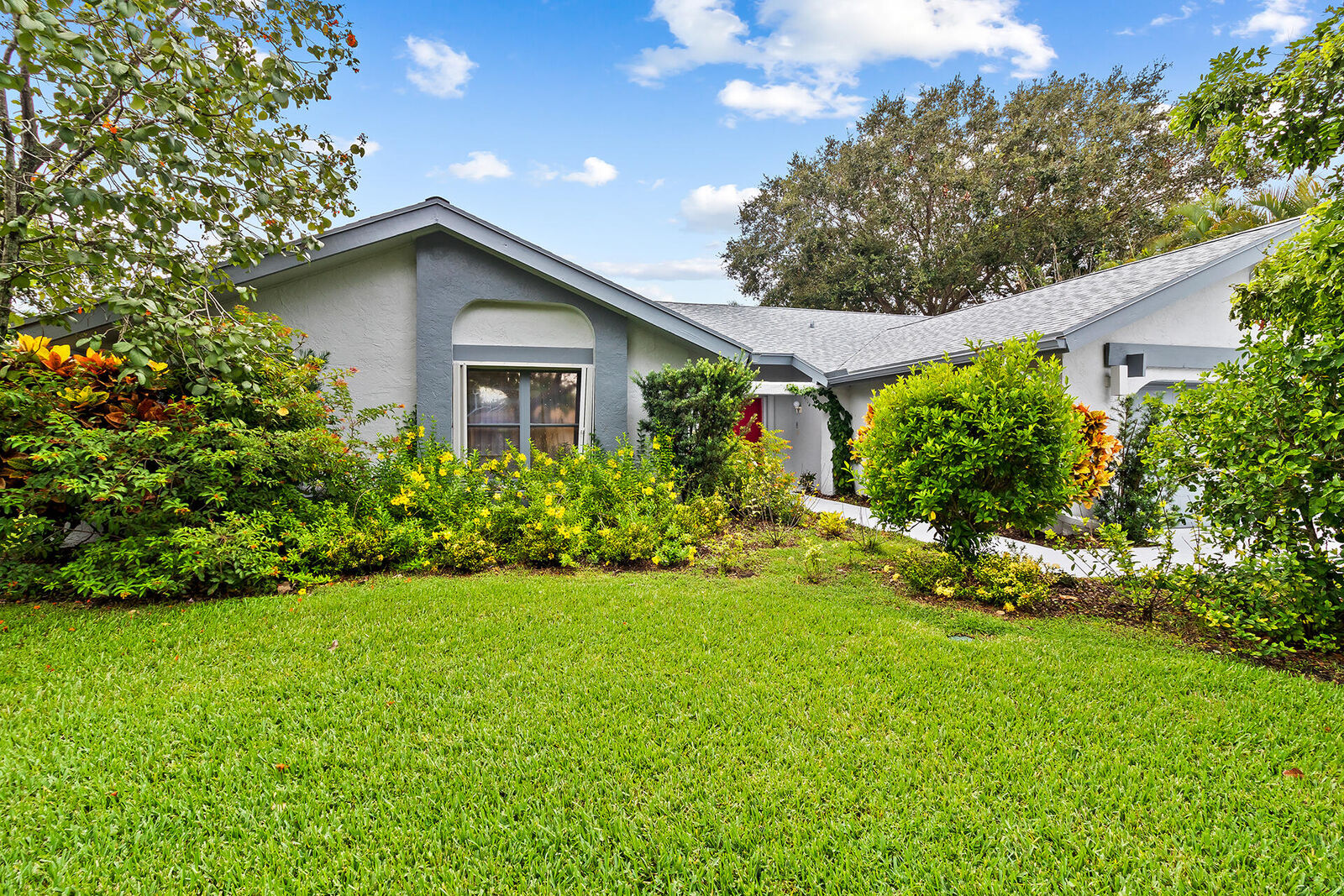Property Photo: 3028 NW 27th Avenue FL 33434