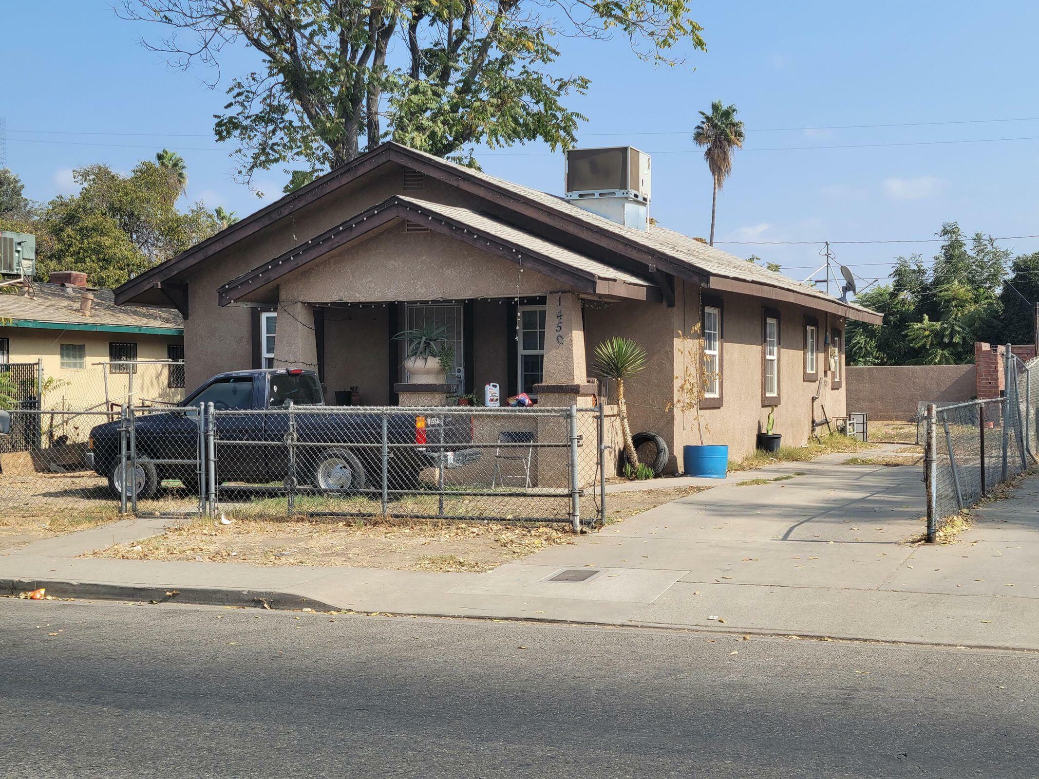 Property Photo:  1450 N Court Street  CA 93291 