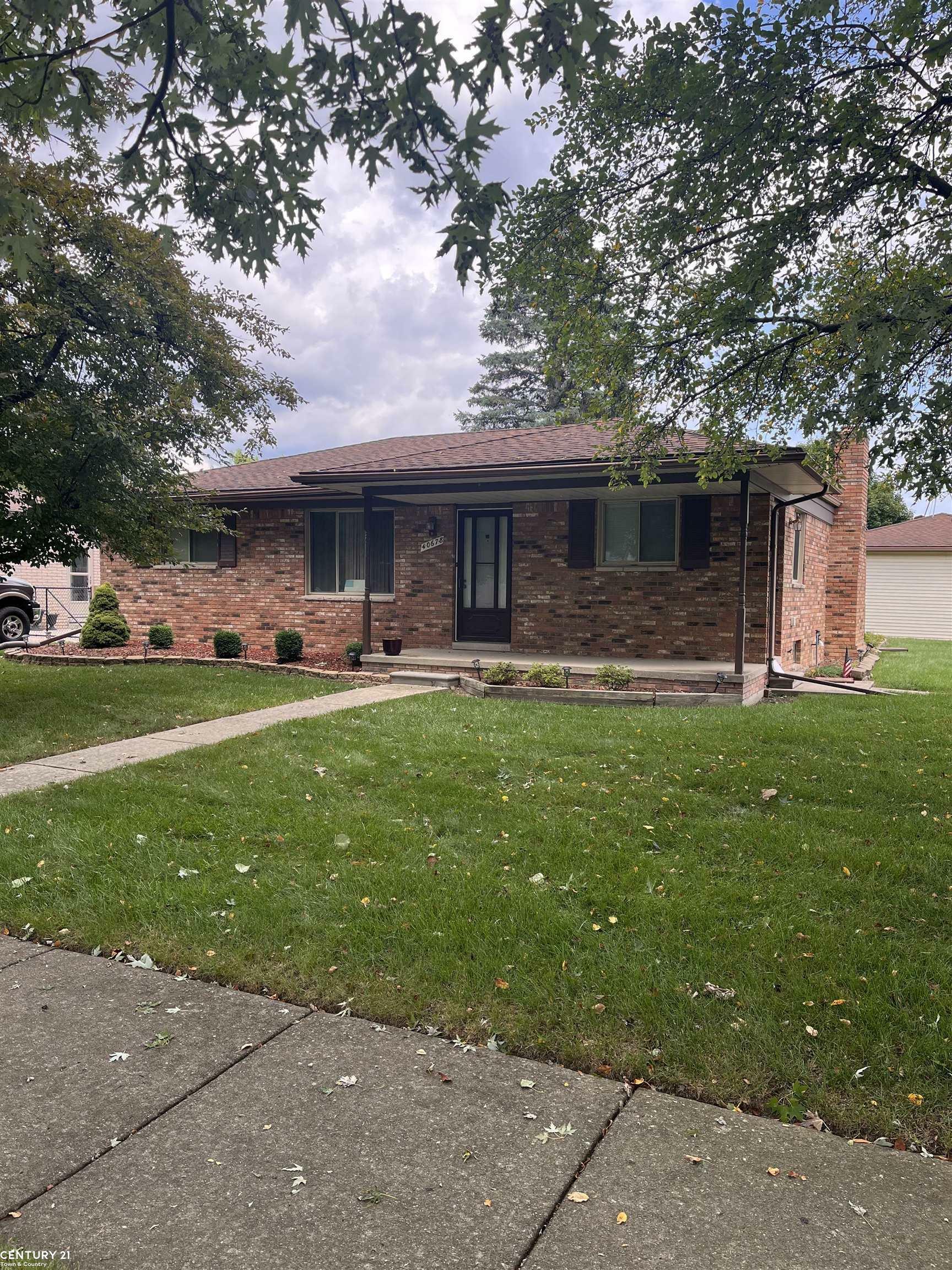 Property Photo:  40678 Groveland  MI 48038 