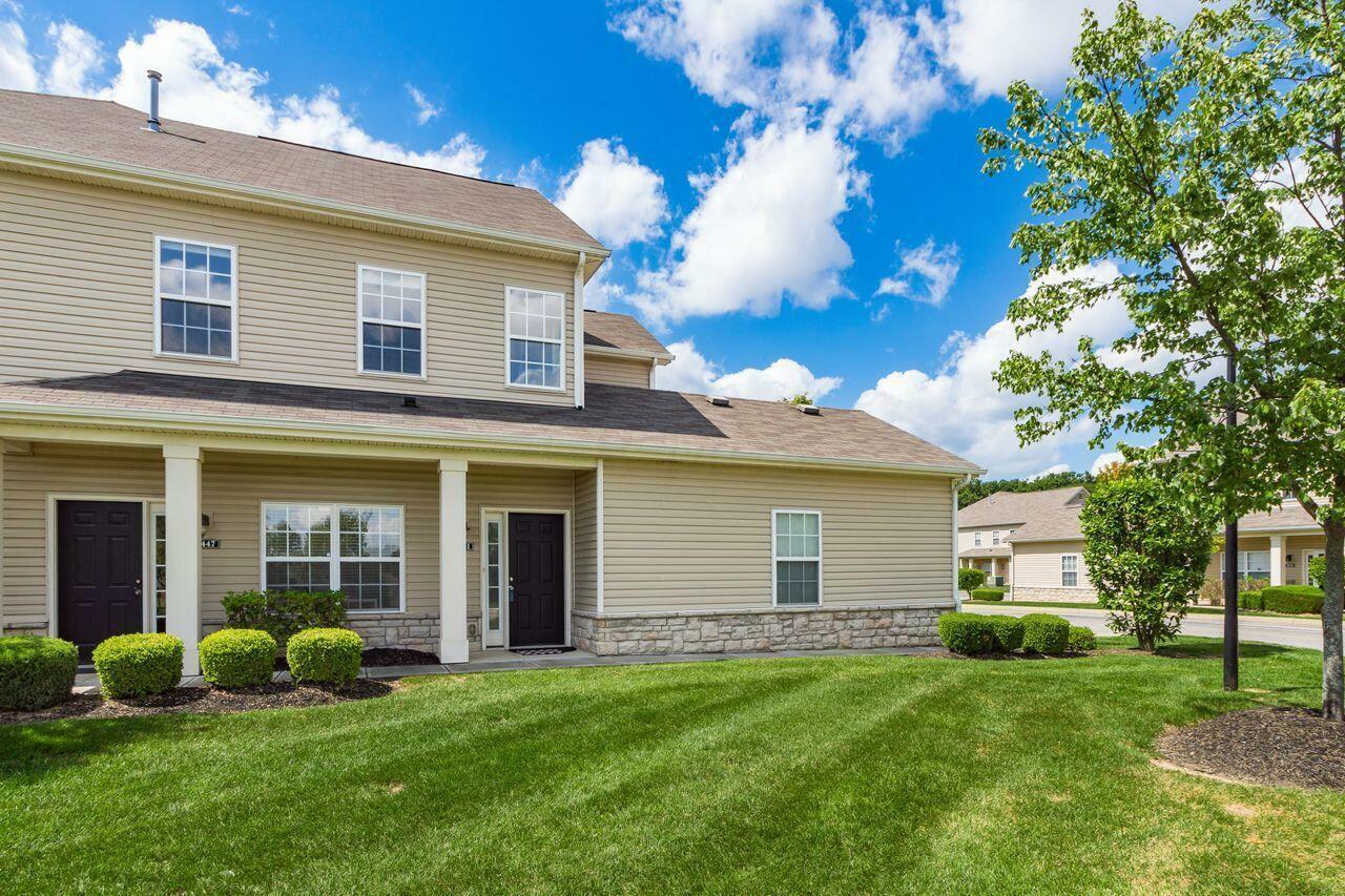Property Photo: 1451 Carylake Circle OH 43240
