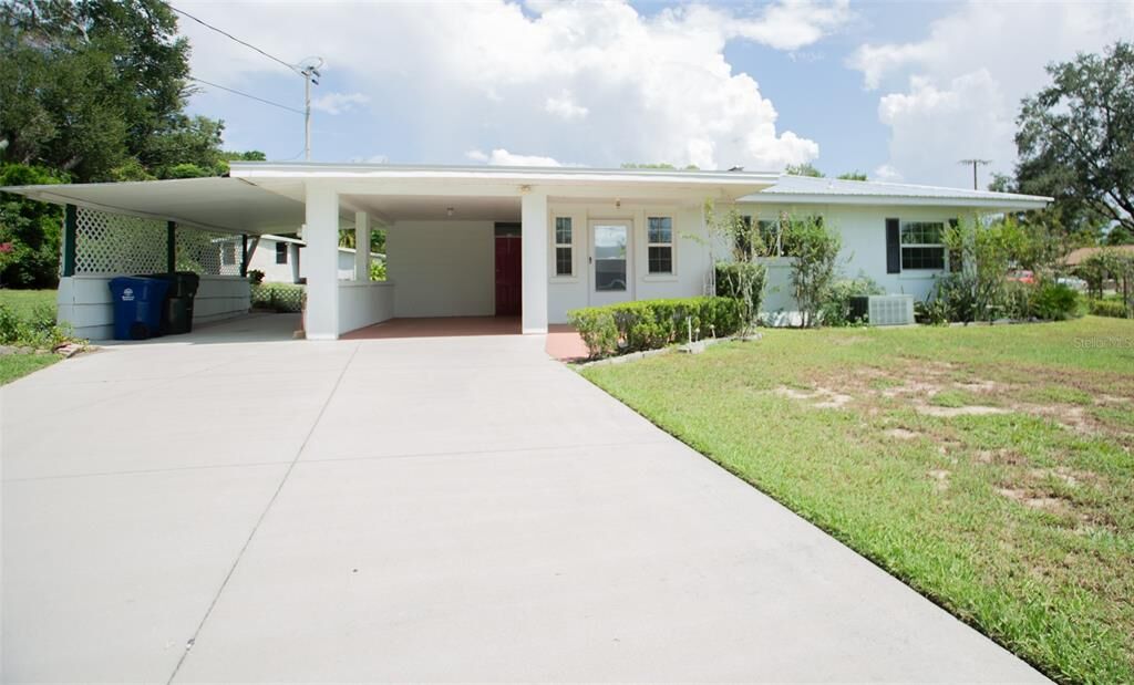 Property Photo:  220 E Orange Street  FL 33850 