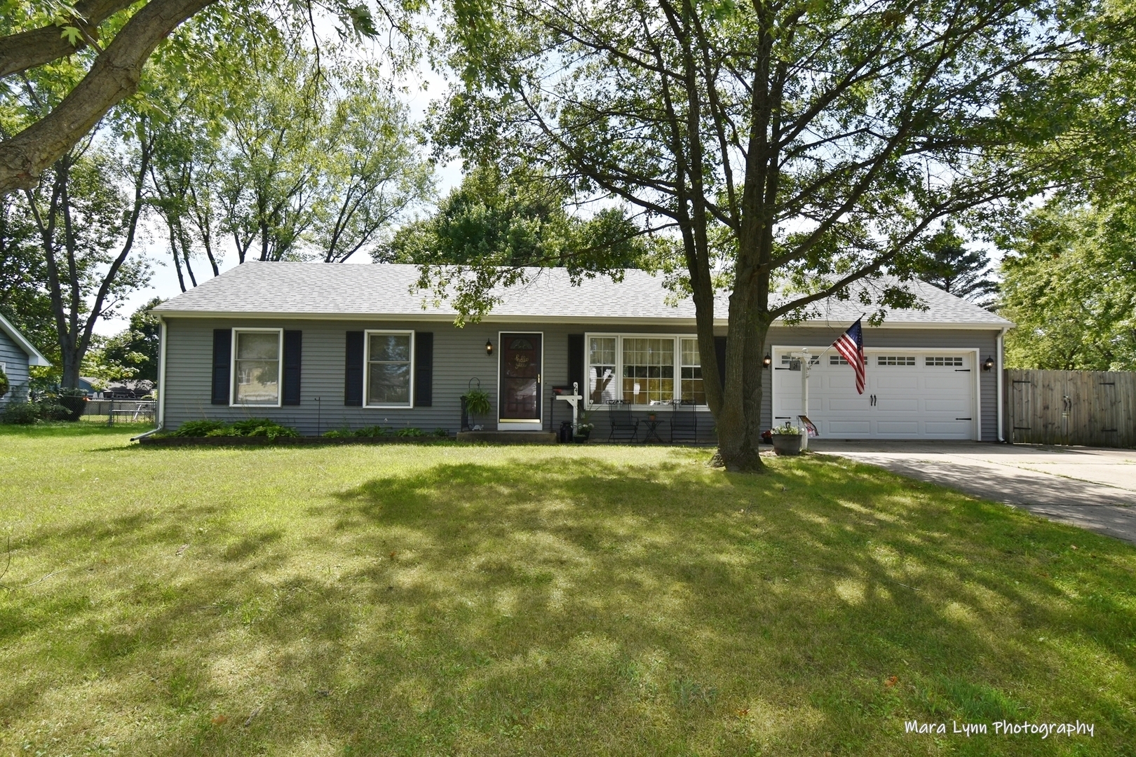 Property Photo: 24 Ridgefield Road IL 60538