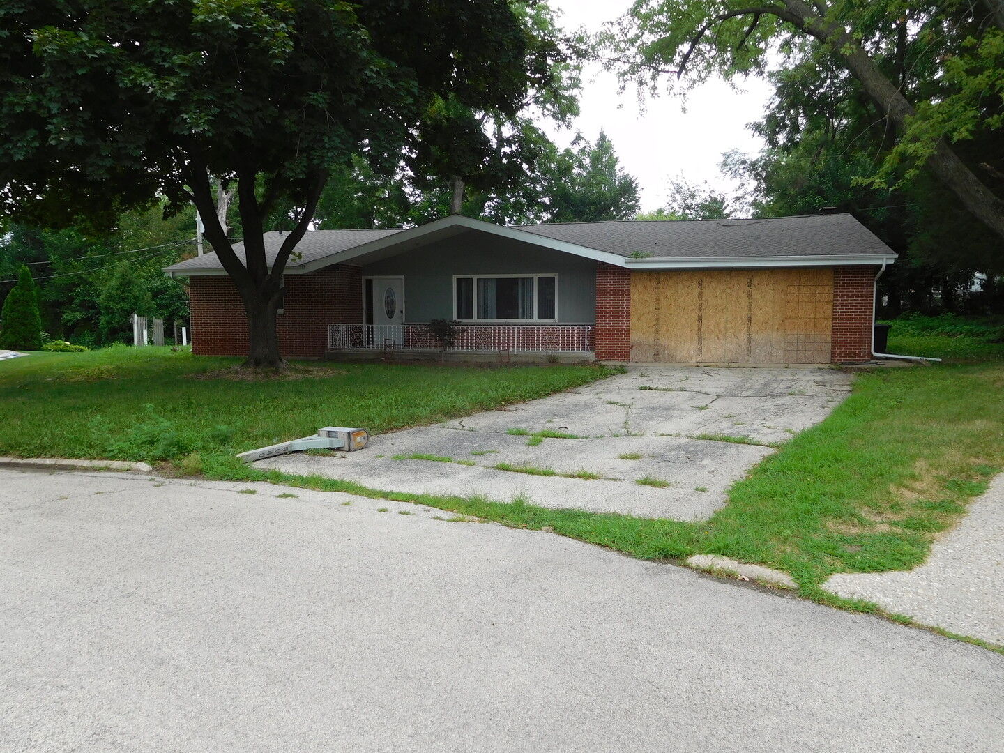 Property Photo: 5040 Welsh Court IL 61107