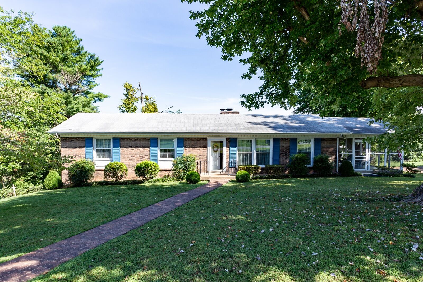 Property Photo: 2101 Layton Road TN 37043