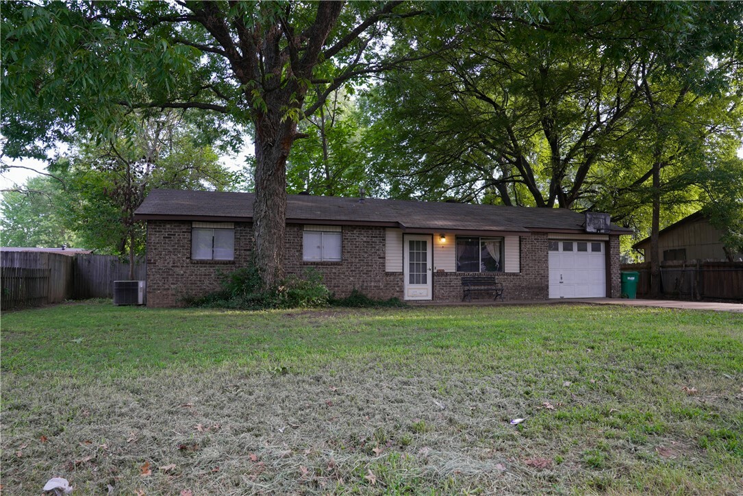 Property Photo:  1509 Forest Drive  AR 72756 