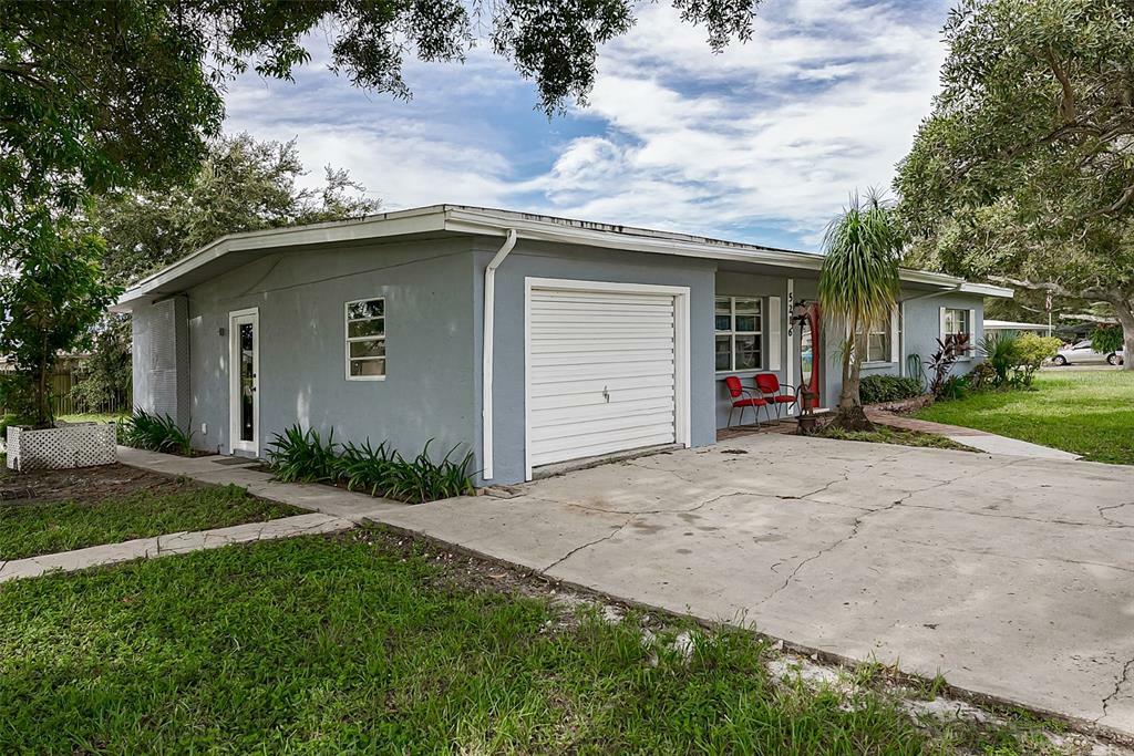 Property Photo:  5216 30th Street W  FL 34207 