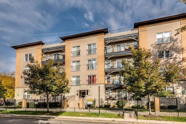 Property Photo:  2720 W Cortland Street 206  IL 60647 