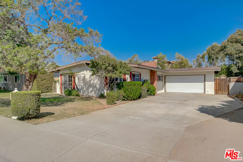 Property Photo:  150 Camarillo Street  CA 93012 