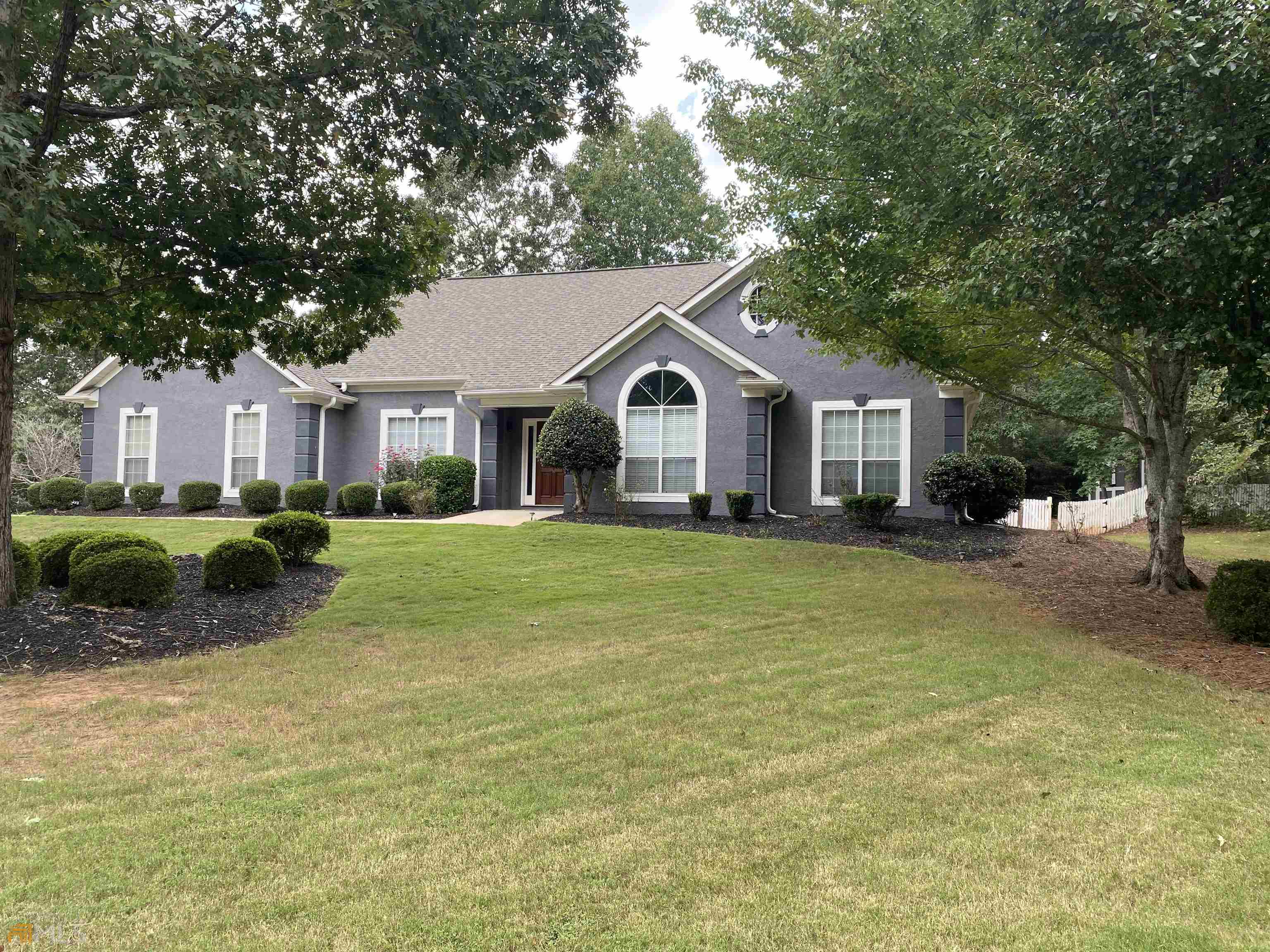 Property Photo: 505 Walnut Creek Drive GA 30281