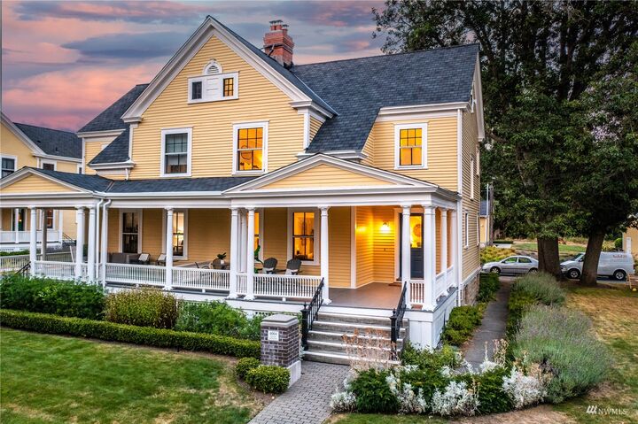 4004 Washington Avenue W  Seattle WA 98199 photo