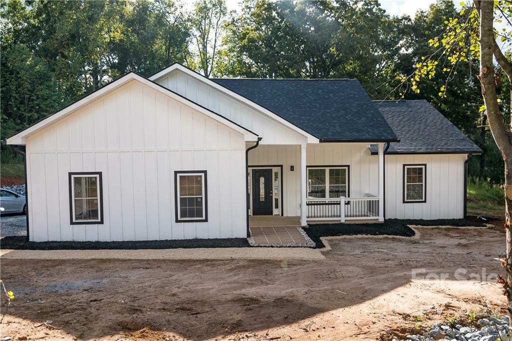 Property Photo: 105 Reep Street NC 28655