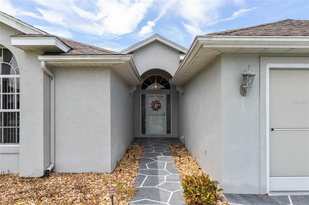 Property Photo:  590 Juniper Way  FL 32778 