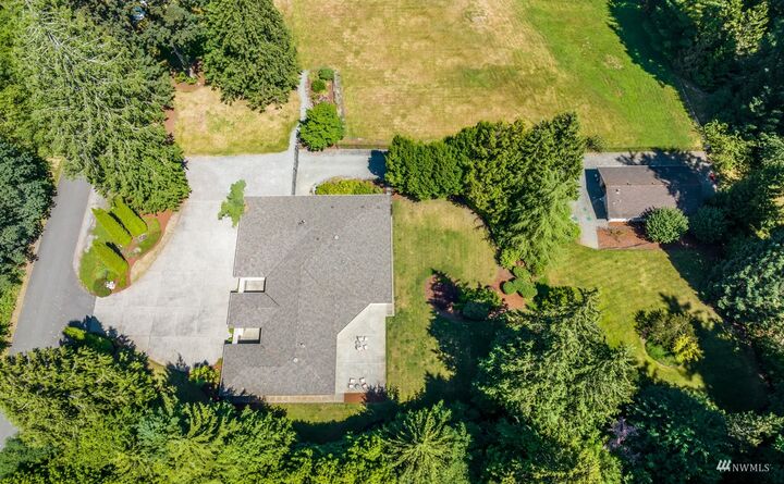 Property Photo:  21312 212th Avenue SE  WA 98038 