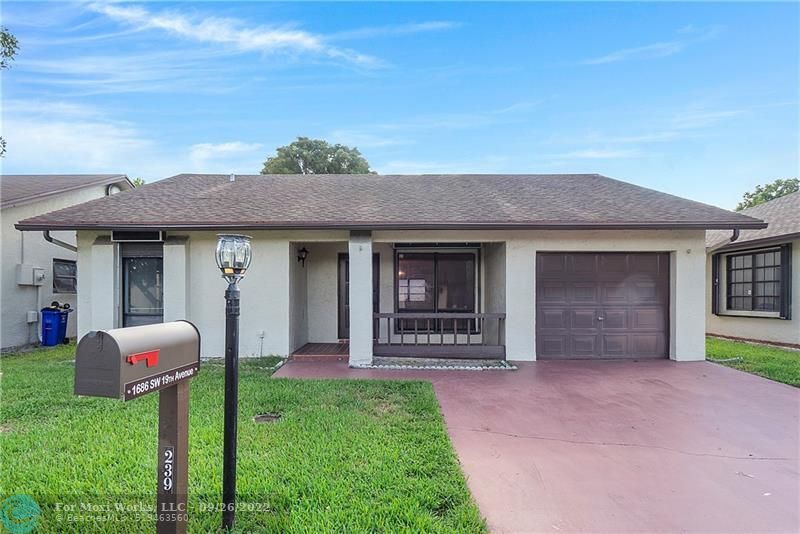 Property Photo: 1686 SW 19th Ave, 239 FL 33442