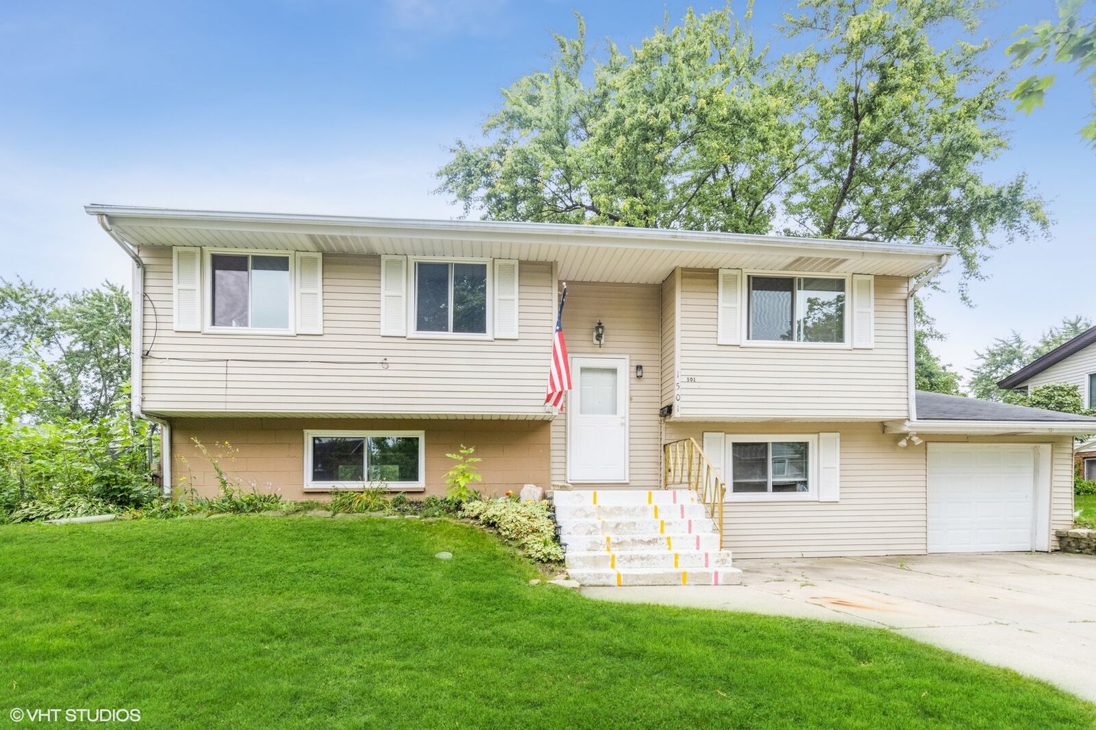 Property Photo:  1501 Arlington Lane  IL 60193