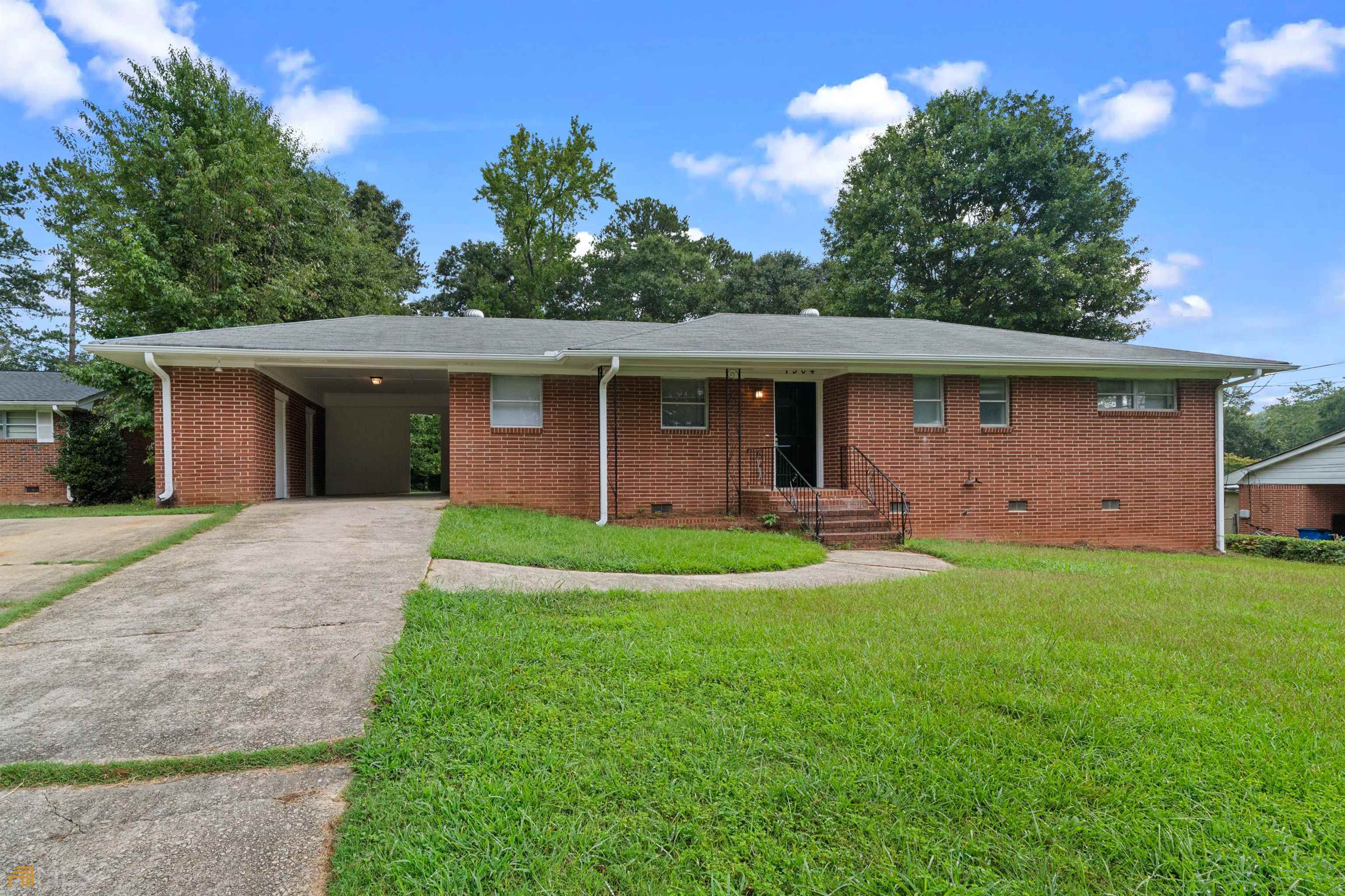 Property Photo:  1504 Sunset Way  GA 30260 