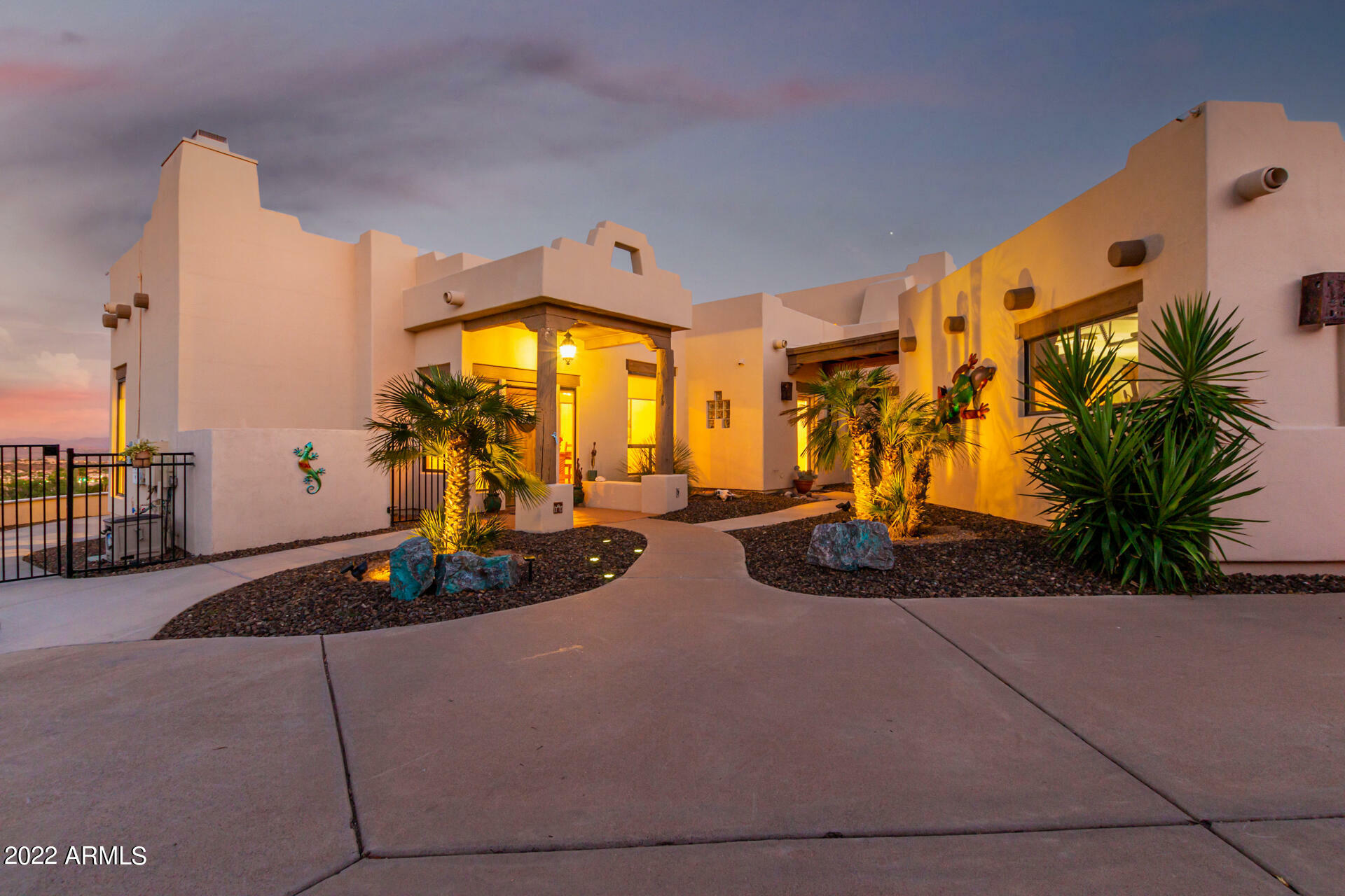 Property Photo: 15943 E Lost Hills Drive AZ 85268