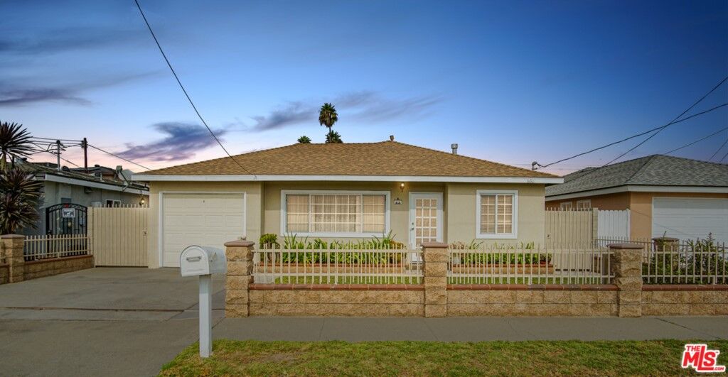 Property Photo:  6601 Naomi Avenue  CA 90620 