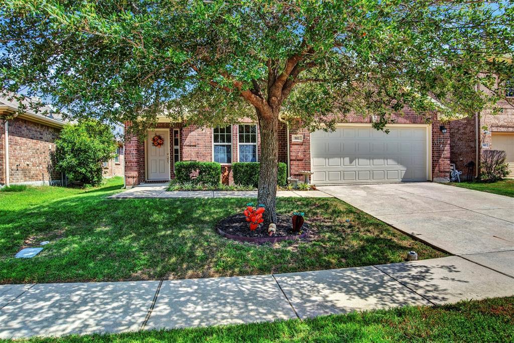 Property Photo: 901 Lovebird Lane TX 75068