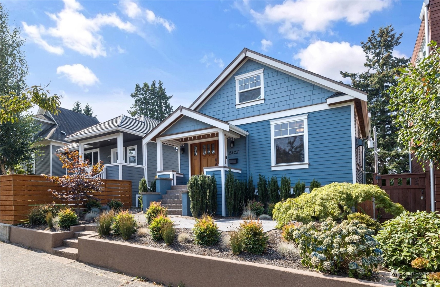 Property Photo: 2425 Queen Anne Avenue N WA 98109