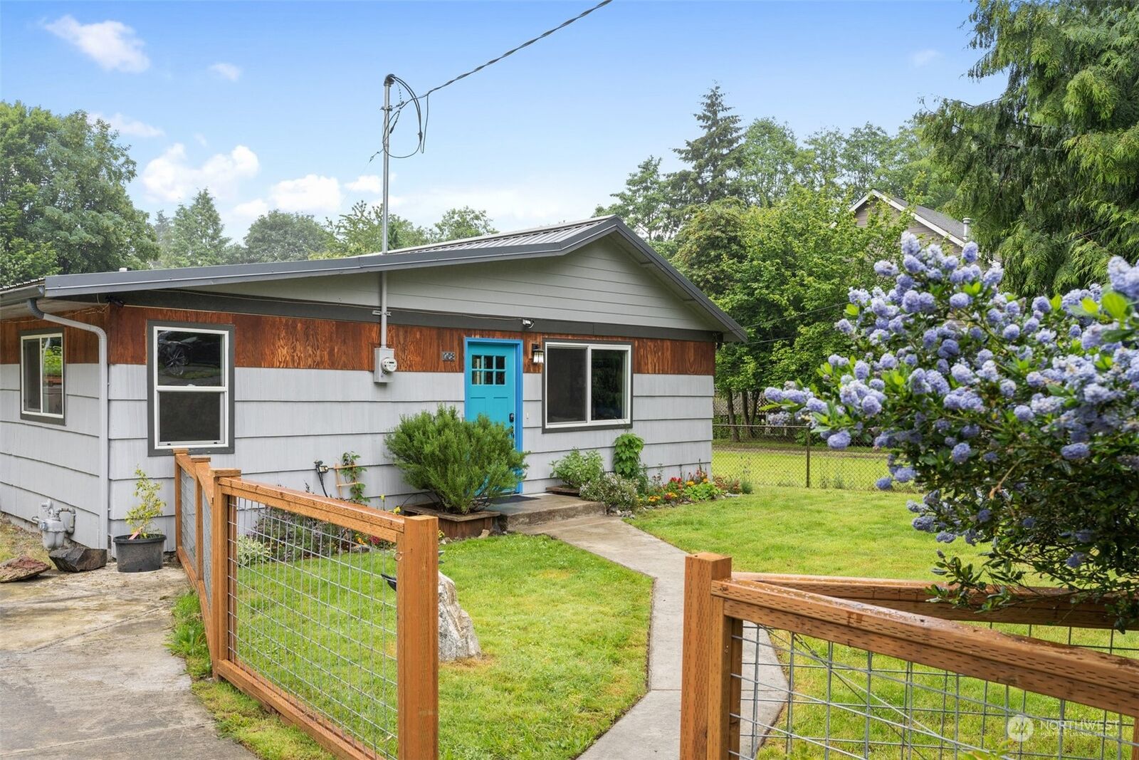 Property Photo:  708 SW 158th Street  WA 98166 