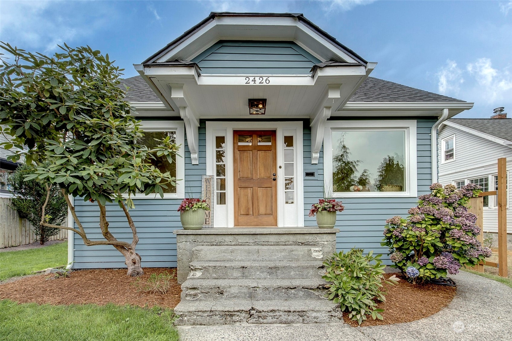 Property Photo:  2426 Cedar Street  WA 98201 